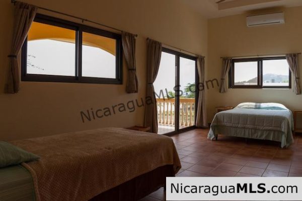 Gorgeous Surf front Hacienda Iguana Home - Image 8
