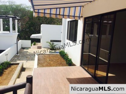 2 Bedroom House with Shared Pool