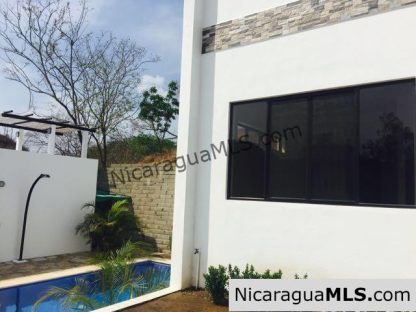 2 Bedroom House with Shared Pool