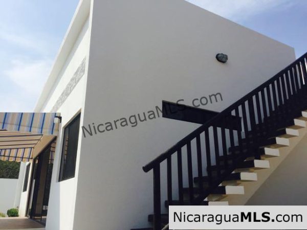 2 Bedroom House with Shared Pool - Image 11