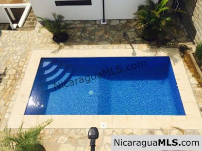 2 Bedroom House with Shared Pool