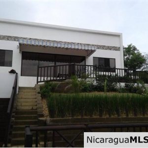 2 Bedroom House with Shared Pool