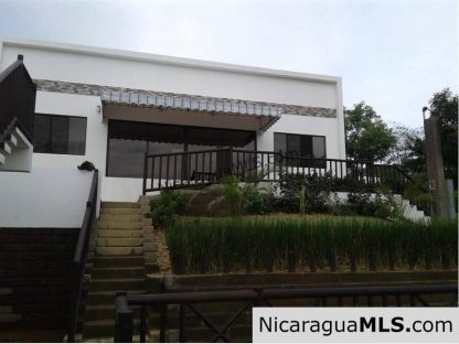 2 Bedroom House with Shared Pool