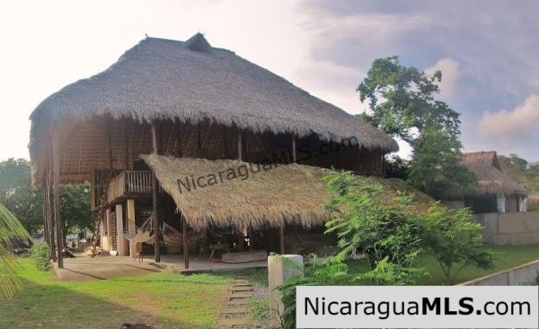 Timber & bamboo Palapa Palace at Playa Marsella - Image 2