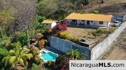 Ocean View Home Walking Distance to Playa Yankee