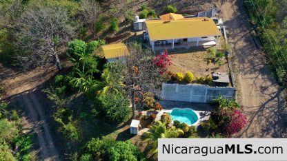 Ocean View Home Walking Distance to Playa Yankee