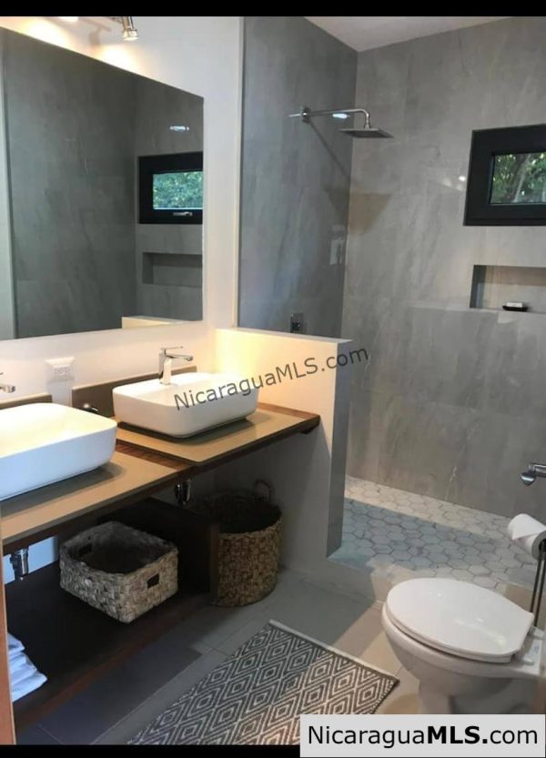 Beautiful, two bedroom in forested location - Image 6