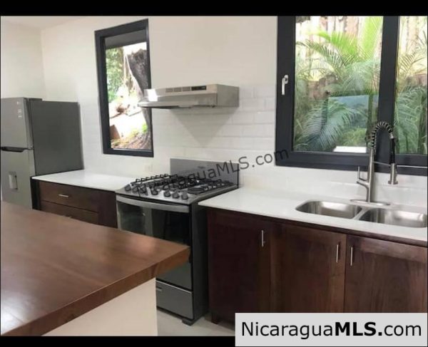 Beautiful, two bedroom in forested location - Image 9