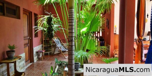 Garden lovers dream house in Lomas de Palermo - Image 3