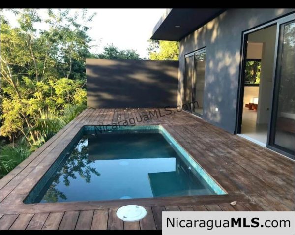 Beautiful, two bedroom in forested location - Image 3