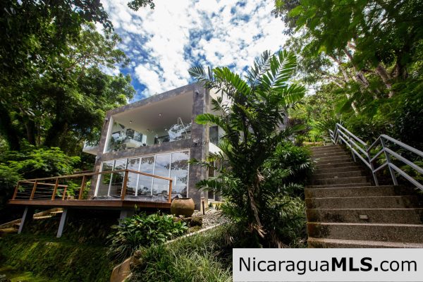 4 Bedrooms house, Mona Gaia in Mombacho, Granada. - Image 2