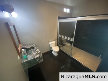Elegant living with whitewater bay views!
