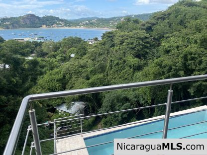 Elegant living with whitewater bay views!