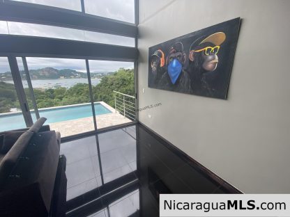 Elegant living with whitewater bay views!