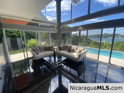 Elegant living with whitewater bay views!