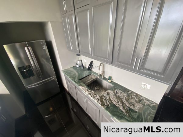 Elegant living with whitewater bay views! - Image 6