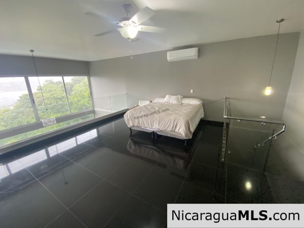 Elegant living with whitewater bay views! - Image 8
