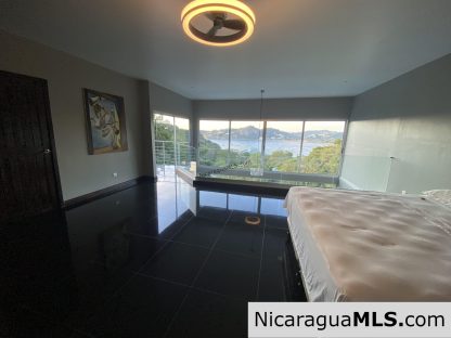 Elegant living with whitewater bay views!