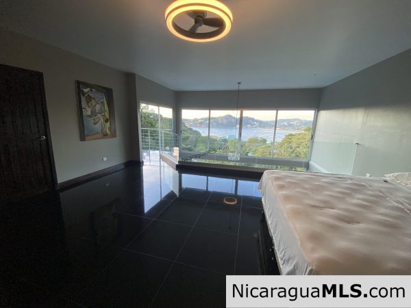 Elegant living with whitewater bay views! - Image 11