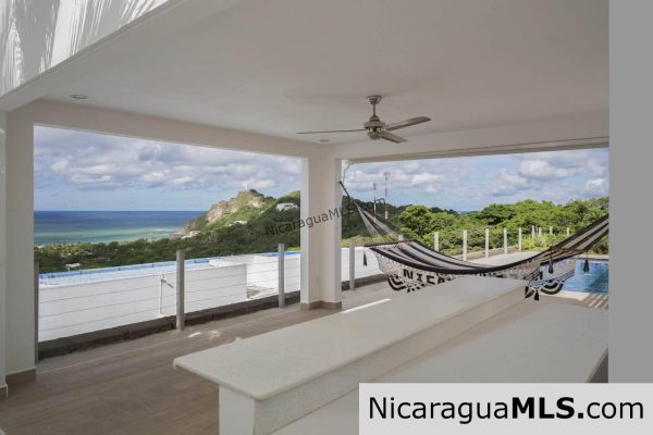 Stunning Oceanview Modern Home - Image 8