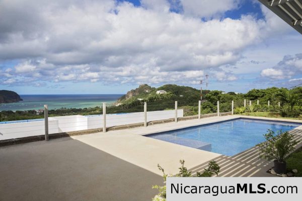 Stunning Oceanview Modern Home - Image 6