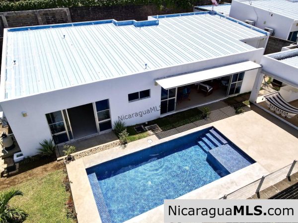 Stunning Oceanview Modern Home - Image 2