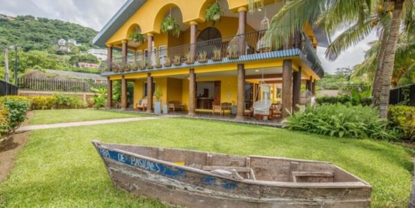 9-Bedroom Luxury Villa in La Talanguera - Image 2