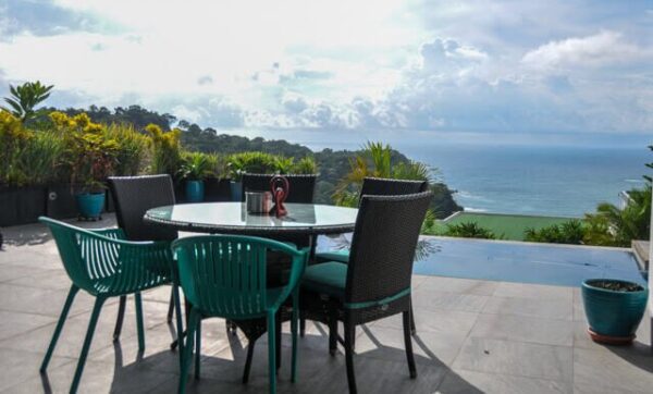 Stunning Renovated Beach House with Panoramic Ocean Views - Image 2