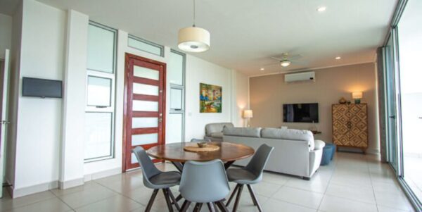 Casa Cielo y Mar, a beautifully renovated home - Image 2