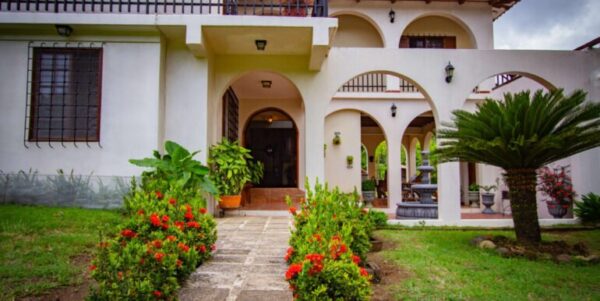 Finca Conuco: A 243 acres Tranquil Hacienda with Majestic Views - Image 2