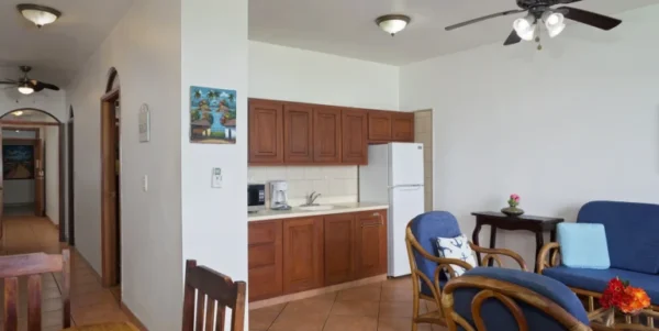 Oceanfront Paradise: 2-Bedroom Condo in Casa Marina - Image 4