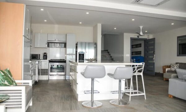 Stunning Renovated Beach House with Panoramic Ocean Views - Image 4