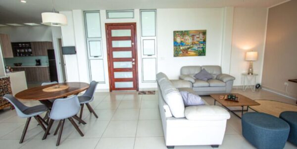 Casa Cielo y Mar, a beautifully renovated home - Image 4