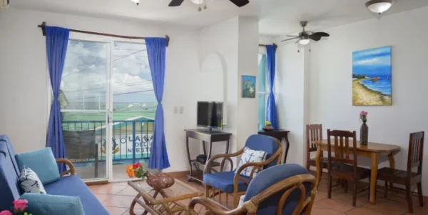 Oceanfront Paradise: 2-Bedroom Condo in Casa Marina - Image 5