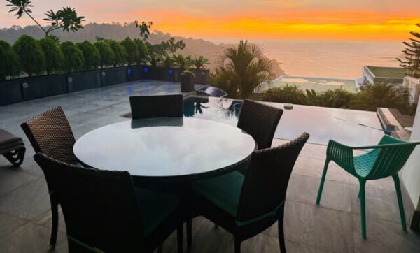 Stunning Renovated Beach House with Panoramic Ocean Views - Image 5