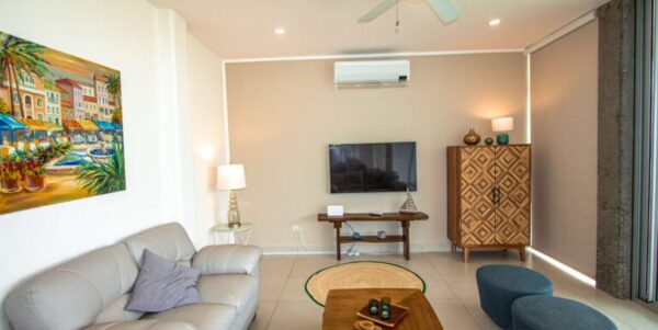 Casa Cielo y Mar, a beautifully renovated home - Image 6