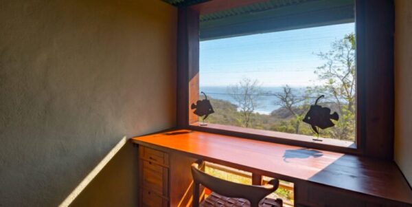 A Luxurious Ocean View Villa in Balcones de Majagual - Image 7