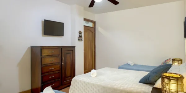 Oceanfront Paradise: 2-Bedroom Condo in Casa Marina - Image 8