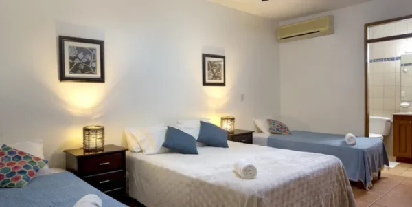 Oceanfront Paradise: 2-Bedroom Condo in Casa Marina - Image 9