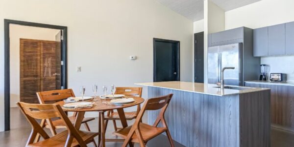 Upscale Ocean View Condo In An Unbeatable Location - Image 9