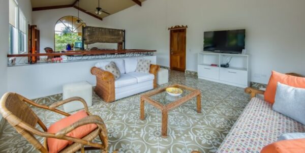 9-Bedroom Luxury Villa in La Talanguera - Image 9