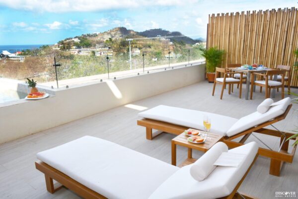 Stunning Renovated Beach House with Panoramic Ocean Views - Image 9