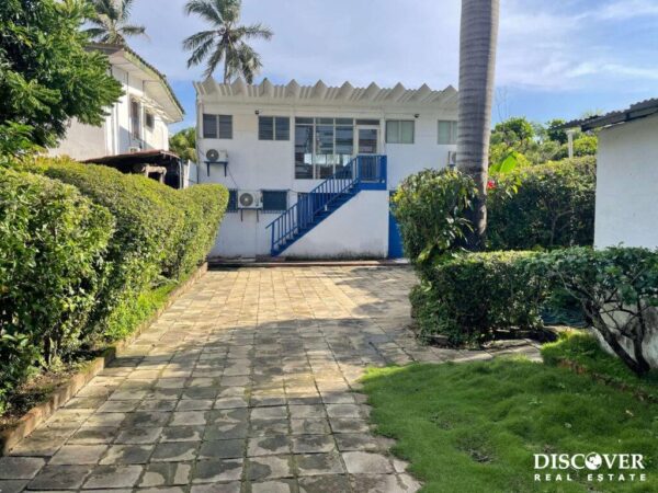 Casa Portobello a Beachfront Home – Renovation Opportunity! - Image 9