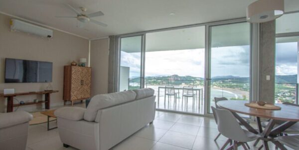 Casa Cielo y Mar, a beautifully renovated home - Image 9