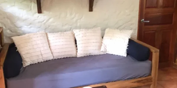 Charming Cabin, Well Loved, Well Priced. 6 minutes from Town - Image 12