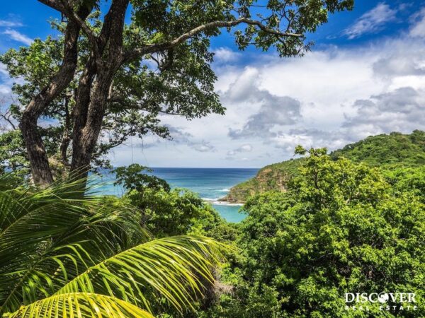 Stunning Renovated Beach House with Panoramic Ocean Views - Image 12