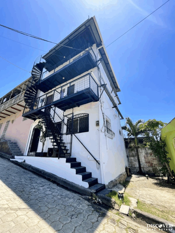 Beach View 3-Unit Studio Apartment Building - Image 12