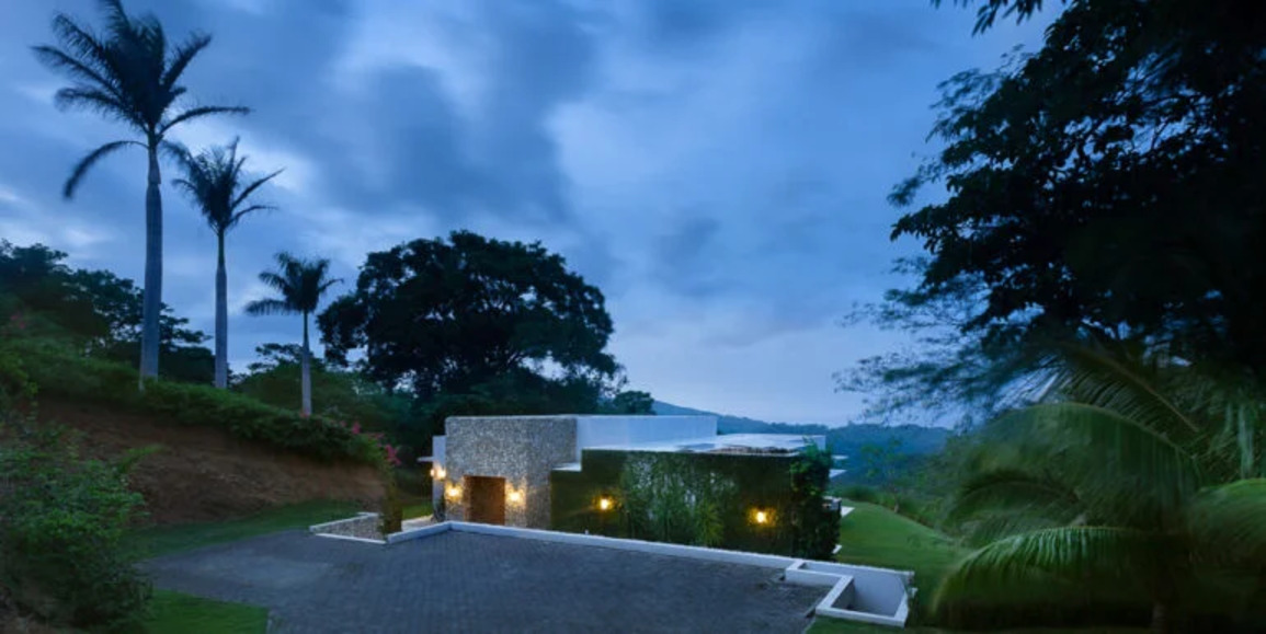 Sustainable Luxury on 1.5 Acres Awaits: Casa Grillo in Big Sky Ranch - Image 14