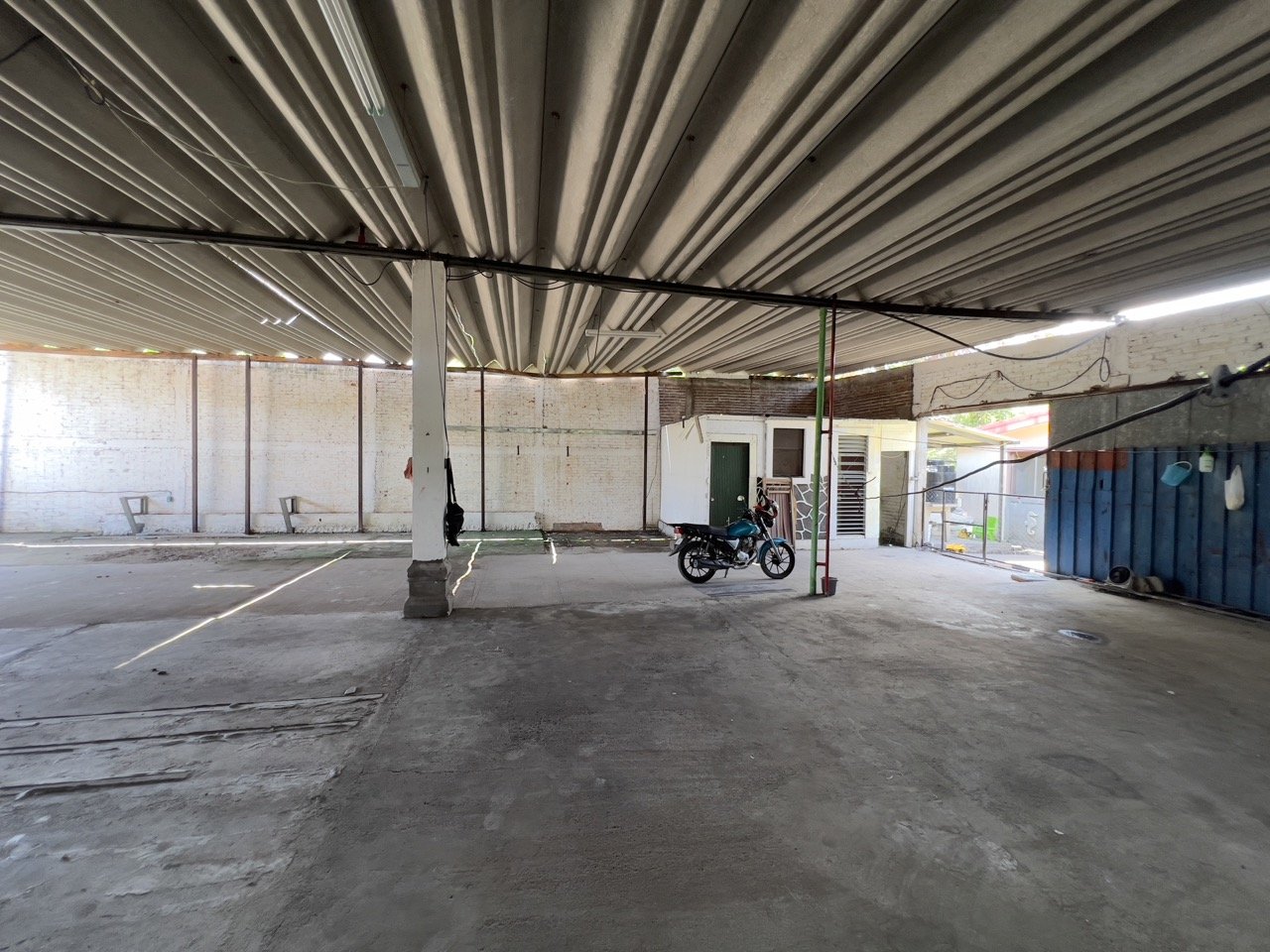 PanAmerican Highway Commercial Building Outside Rivas - Image 19