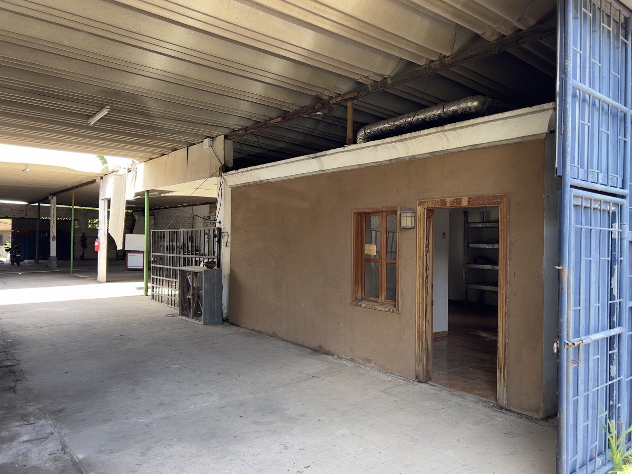 Business Location with Commercial Land Along the PanAmerican Highway - Image 13